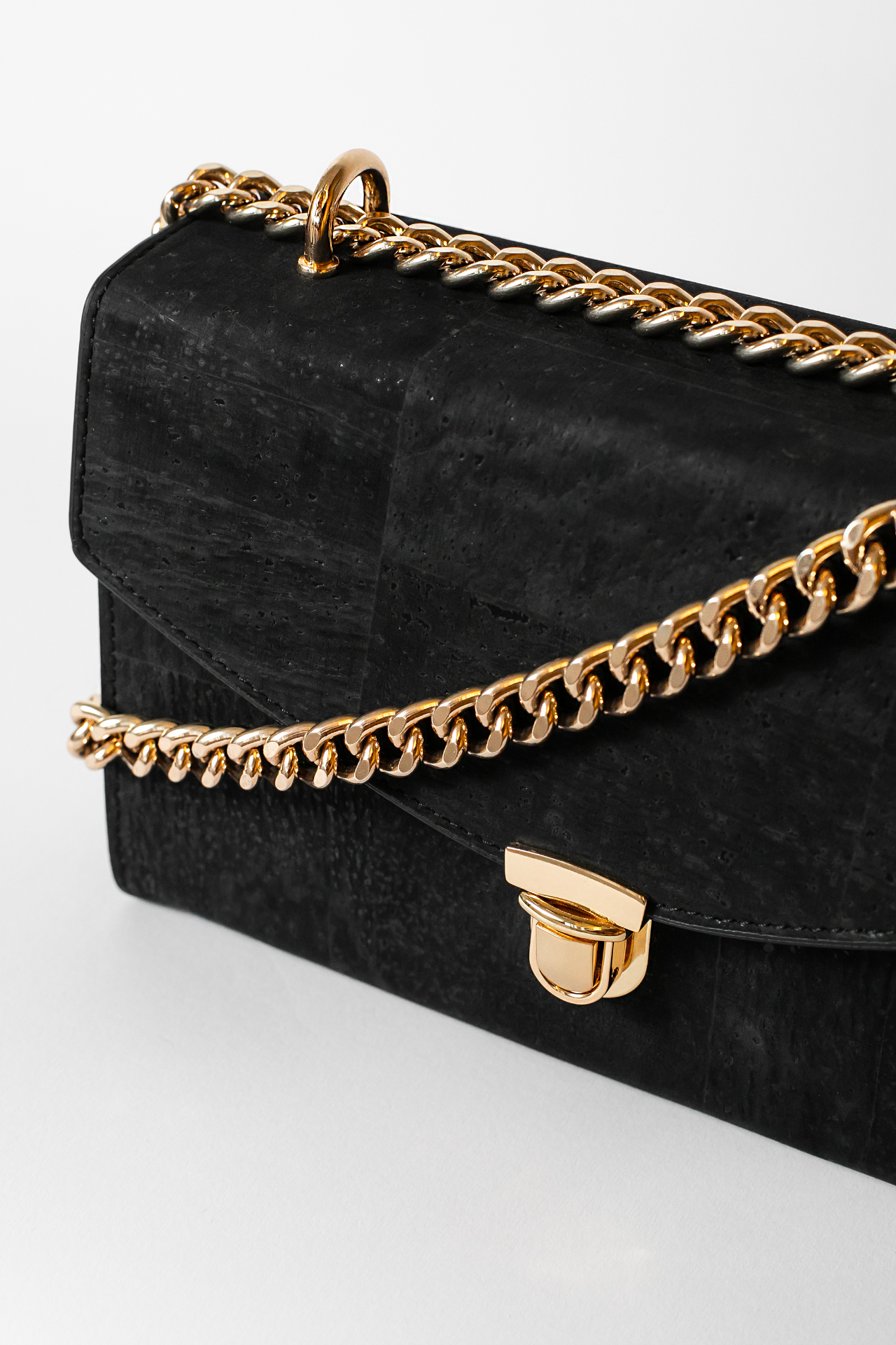 Edition No. I — aluminium chain detail